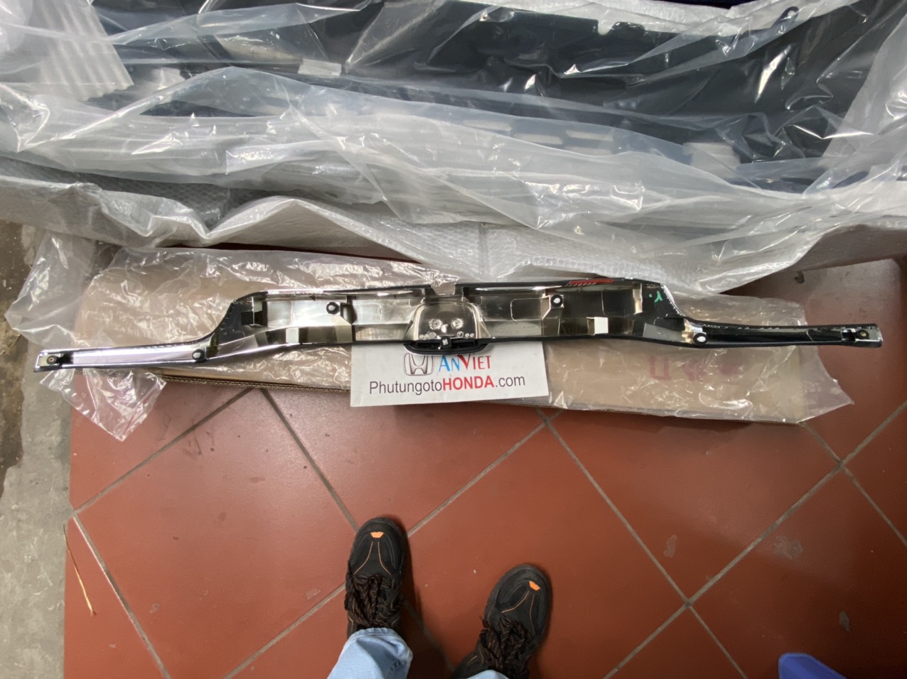 Ốp mạ cốp sau xe Honda CRV 2016-2017